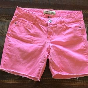 l.e.i. Ashley low rise shorts
